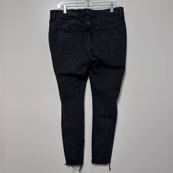 Universal Thread (Target) - Mid Rise Skinny Jeans - Black - Size 12 - Picture 2 of 4